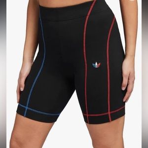 🌸 Adidas WOMEN ARTEMIS TRICOLOR
HIGH WAIST TIGHT SHORTS 🌸